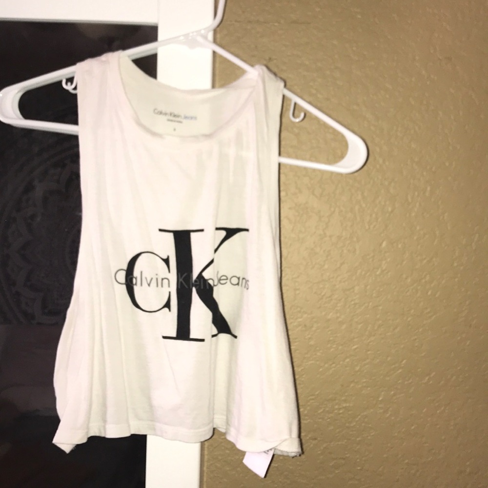 Cropped Calvin Klein top !!